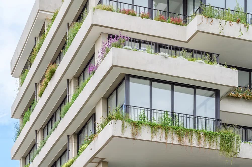 Balcones con jardines del Edificio Del Molino IV