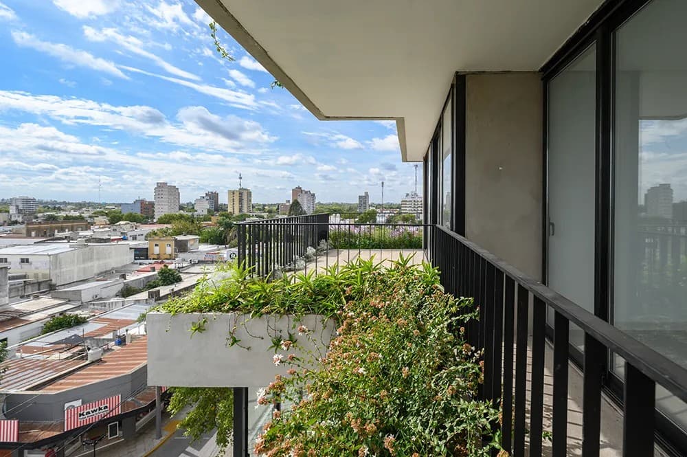 Vista de la ciudad desde un balcón del Edificio Del Molino IV